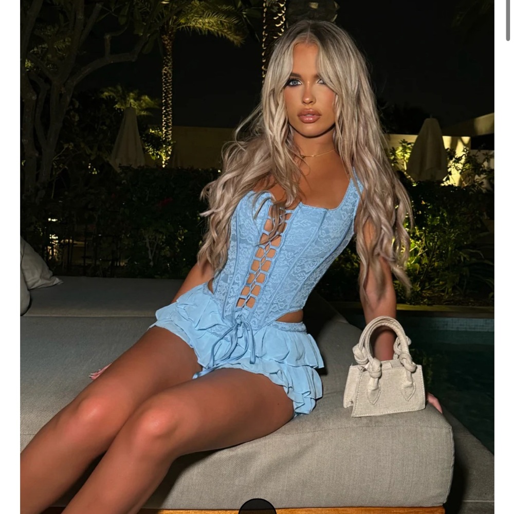 Elegant Blue Lace-Up Women's Outfit